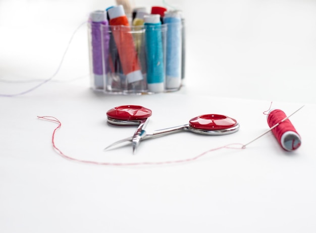 Студия вышивания с инструментами